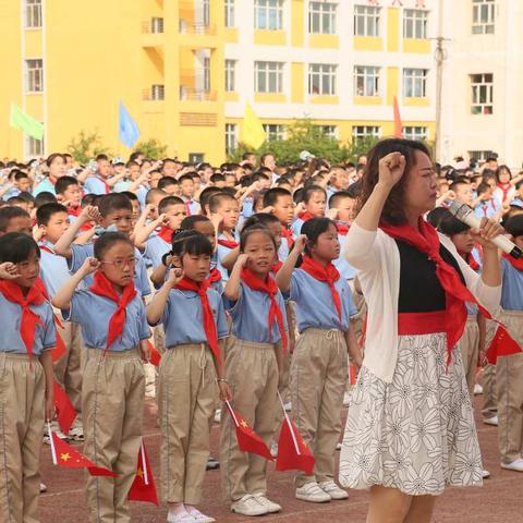 “红领巾心向党，祖国发展我成长”乌市第63中学庆六一系列活动