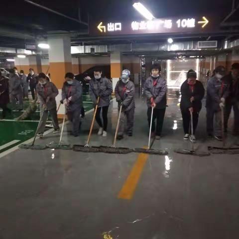 抗击疫情，我们一起行动。紫玉东郡定期清理地下车库，力保园区内不留死角