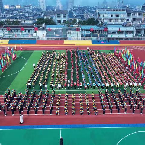 快乐运动    健康成长——记赧场校区一(2)班小朋友体艺周精彩一刻