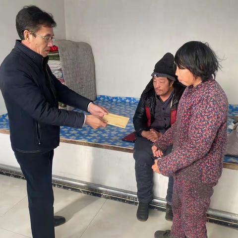 巴仁哲里木镇开展春节期间慰问活动