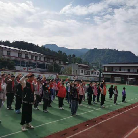 二郎坝镇二郎坝小学“学习新思想，争做好队员”少先队建队活动总结