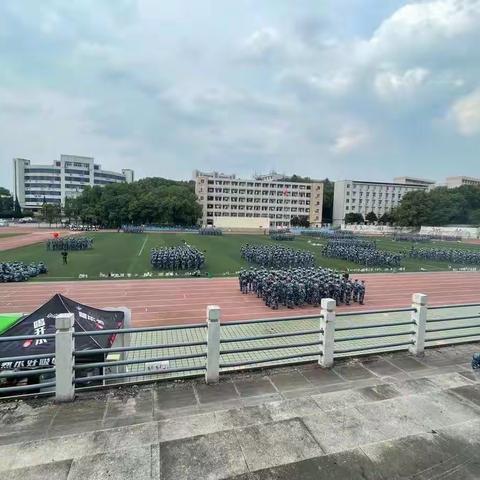 《感悟青春、记录美好》