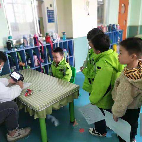 我们在4🈷️的阳光下   往返于春天