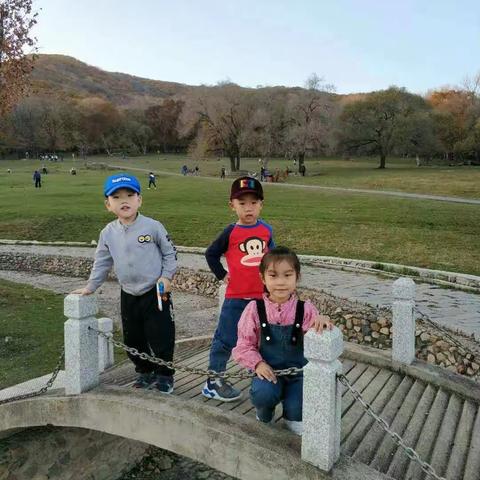 宝贝们的平山鹿苑游暨三个小伙伴的快乐童年     2018-10-05