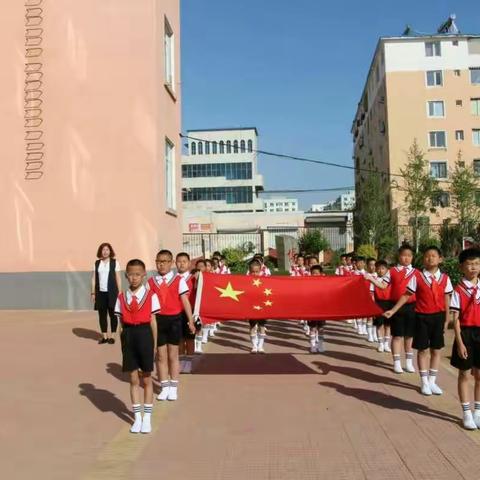 第三小学三年四班升旗仪式剪影