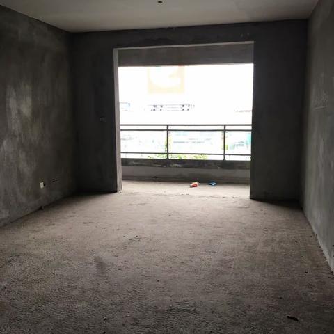 ❤️❤️雕像国际，4/2/2，产权120，清水，看房方便，采光好，视野开阔，有证，售价59.8万，V61699