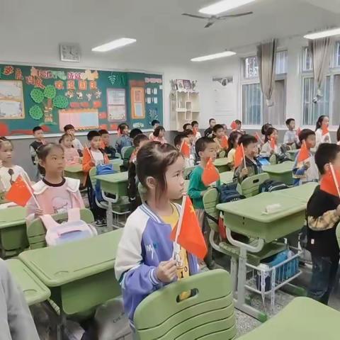 “庆祝国庆·童心向党”唱红歌合唱比赛