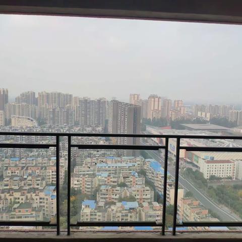 ⭐️降5万，老证，金色春天四房双卫，户型巴适采光漂亮，视线好的很，31楼，一口价，63.8万，62452