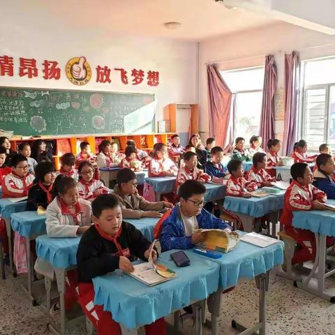 师徒结对 携手共赢----记昭君镇中心小学师徒结对活动