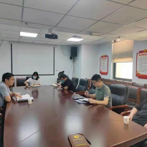 区行政服务中心召开优化营商环境工作专题会议