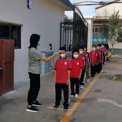 防控记于心，演练践于行             —毛庄小学疫情防控演练