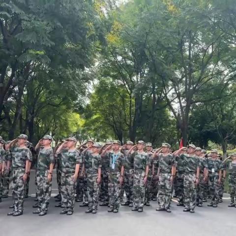青春铸剑，军魂永在——记二营四连高一（10）班军训风采