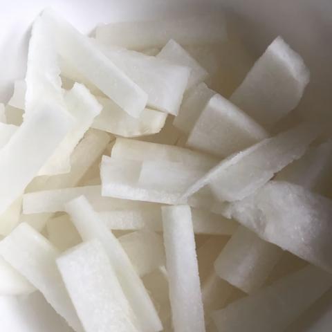 腌制白萝卜   初二（10）班郑宇奇