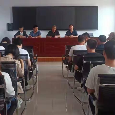 康保三中召开“双减”及“五项管理”工作部署会