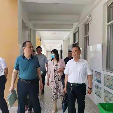 督导中改进，整改中提升——牡丹区督学到大黄集中心校督查指导