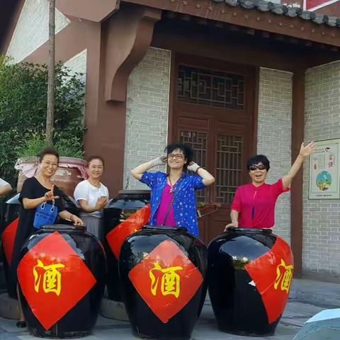 吃鱼锅－逛古玩市场－游河上街