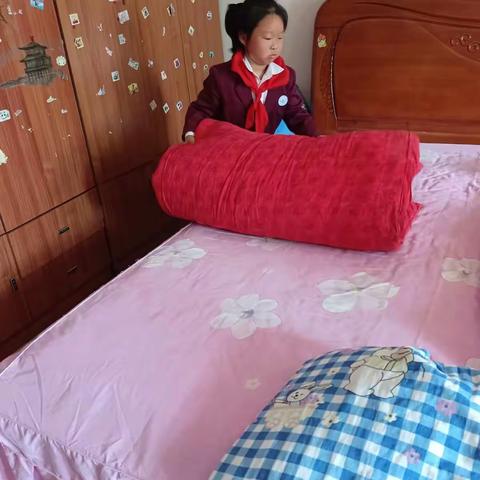 二（12）班“红领巾争章”活动