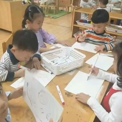 小班——毛线涂鸦画