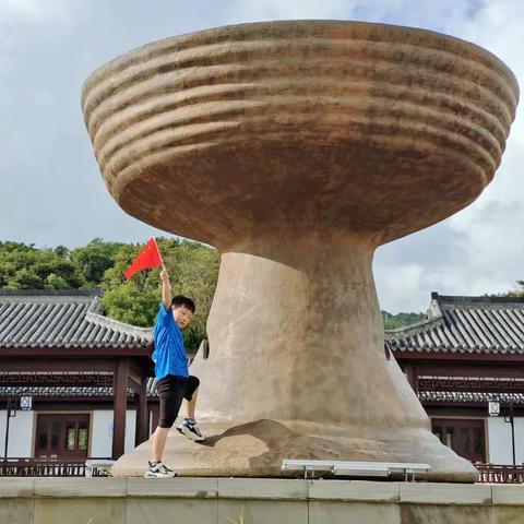 丹城第五小学--正业中队105班吴承峻祝福祖国生日快乐