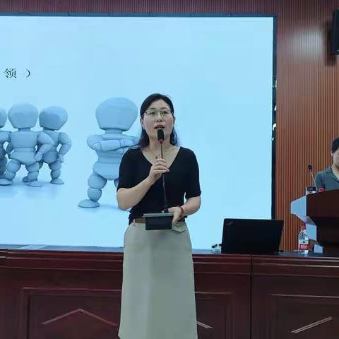 走进课堂感受大家风范，融入教学书写青春华章