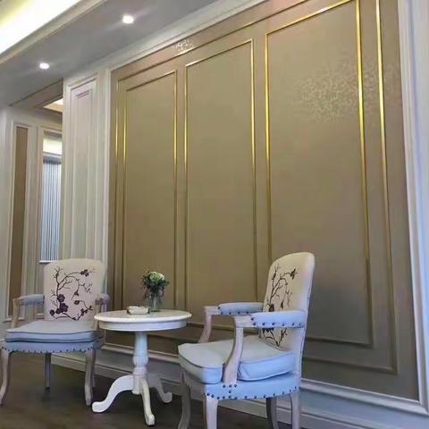 装修金属条与地砖
