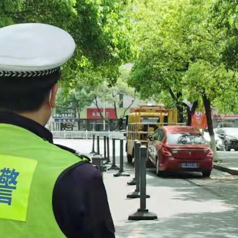 倾心治堵，还路于民，东湖交警一直在行动