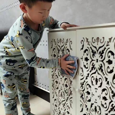 兴国五小三年级二班雒锡航