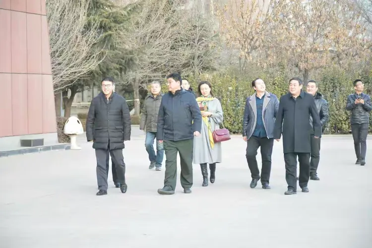 15日，生命呵护计划与康农工程创始人张秋利博士现场介绍了24节气健康养生的智慧和意义，并陪同刘海