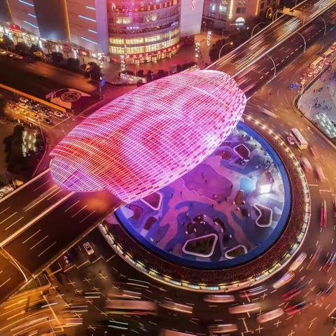 2019上海，璀璨彩蛋灯光秀。