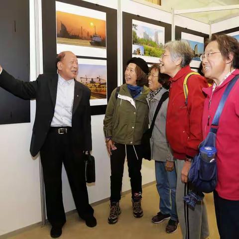 “中国梦.劳动美”全国职工摄影作品，在上海沪东工人文化宫巡展