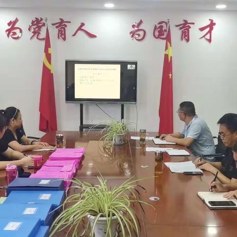 凝神新课标  聚力新课堂——洪绪中学语文教研组义务教育课程标准培训纪实