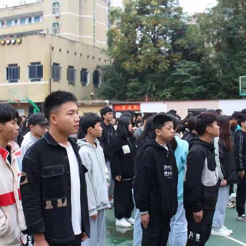 第八周“做一个遵纪守法的好学生”主题升旗仪式