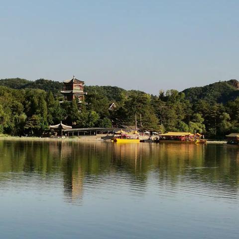 承德避溽暑  ，  坝上度初秋