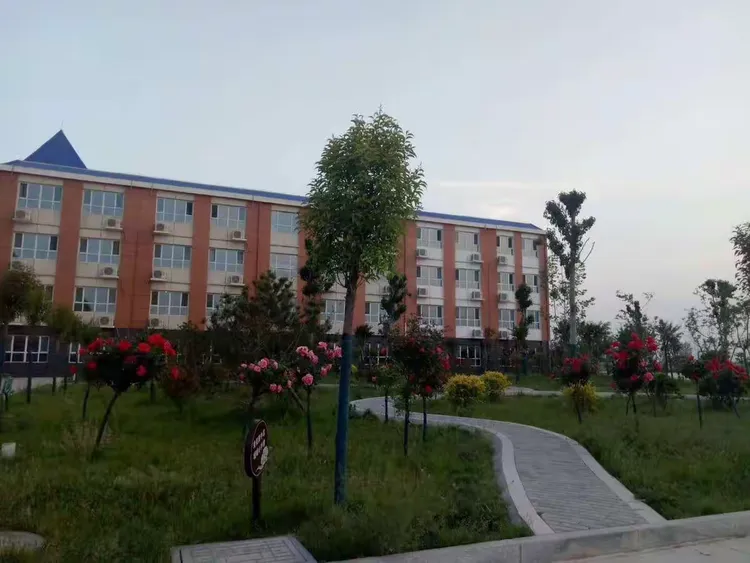 南和清华园学校欢迎你们的到来!