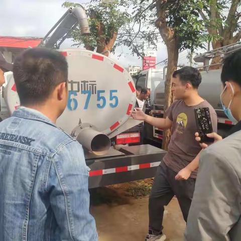 临高县农业农村局邀请第三方公司对各镇开展粪污清掏等相关业务培训