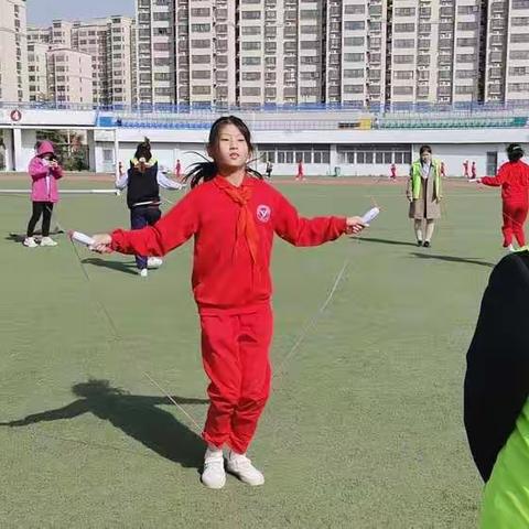 我运动！我快乐！                                 ——实验小学秋季运动会