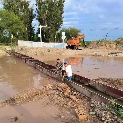 冲锋在前 彰显应急力量