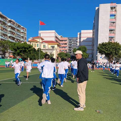 阳光体育伴我同行-湛江一中培才学校体育组实习队