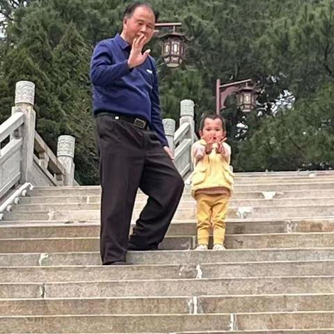 🌷🎄祖公陪你走一回💐🌷