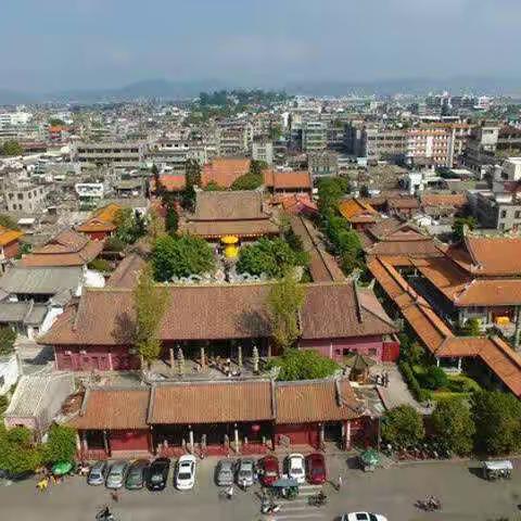 🌺🌻为她们关爱老人而点赞🌸💐