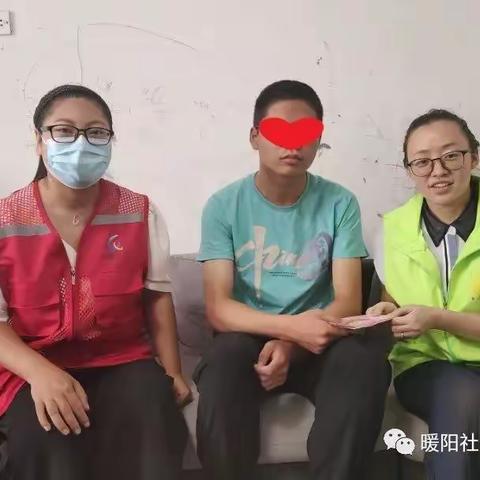 莘莘学子，善行相伴——乐馨社工链接资源开展助学活动