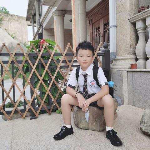 四年级第一学期成长回顾。回顾2020.展望2021，愿你乘风破浪，逐梦前行，努力实现自己的新目标、新愿望。