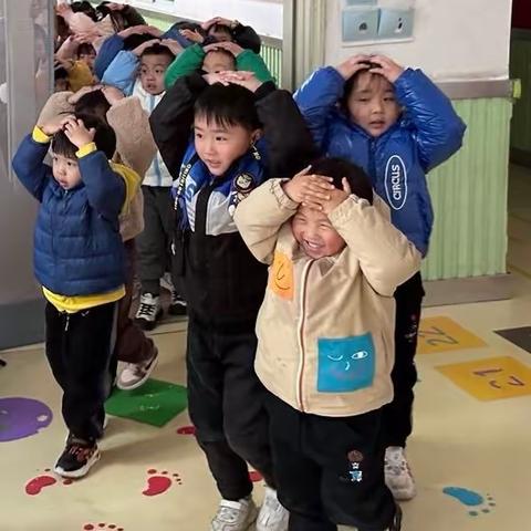 防空安全，牢记于心——未来之星幼儿园防火防空演练