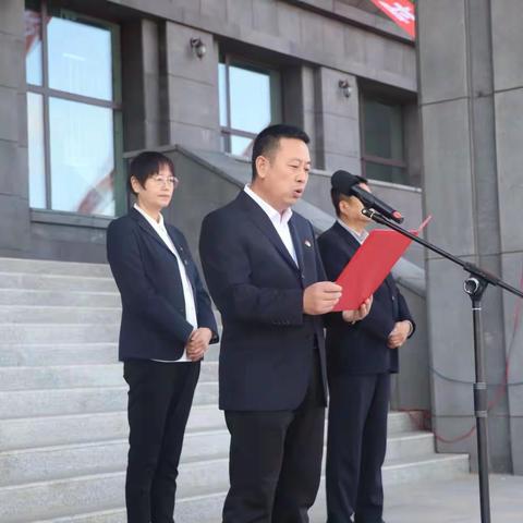 内蒙古交通集团有限公司呼伦贝尔分公司开展“踔厉奋发强国防勇毅前行向复兴” 主题党日活动