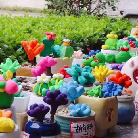 “童心有爱，七彩梦想”                         ——记紫小学生参观画展活动