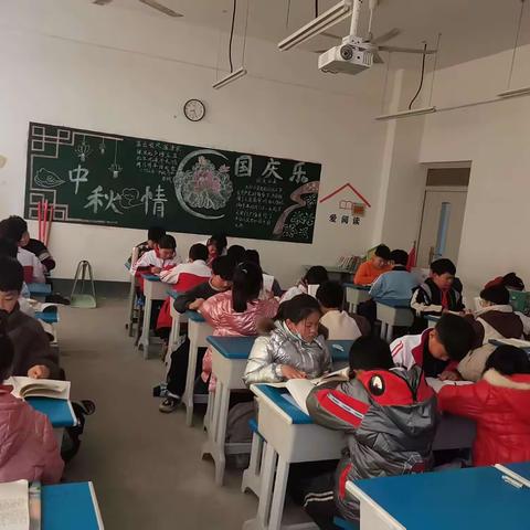 走进书世界，书香满校园——长城镇童星实验小学阅读活动