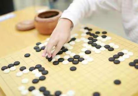 【通讯员 李潇涵】一“棋”下棋，一”棋”快乐——南阳市第三十七小学围棋社团活动纪实