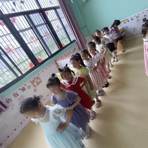 《收获快乐 见证成长》名人苑幼儿园中四班学期末成果汇报展示美篇