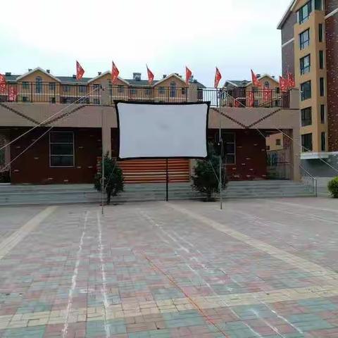 电影送到我身边，美好生活乐无边。