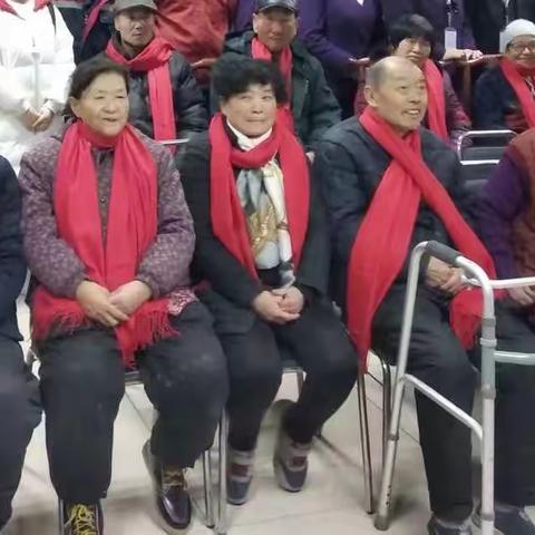 盛和街道荣盛社区送关爱，送欢乐，走进敬老院